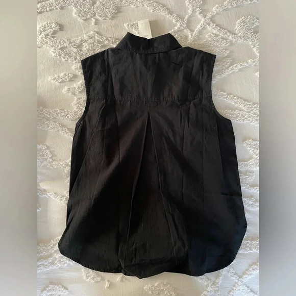 Banana Republic Double-Pocket Shirt - Picture 4 of 9